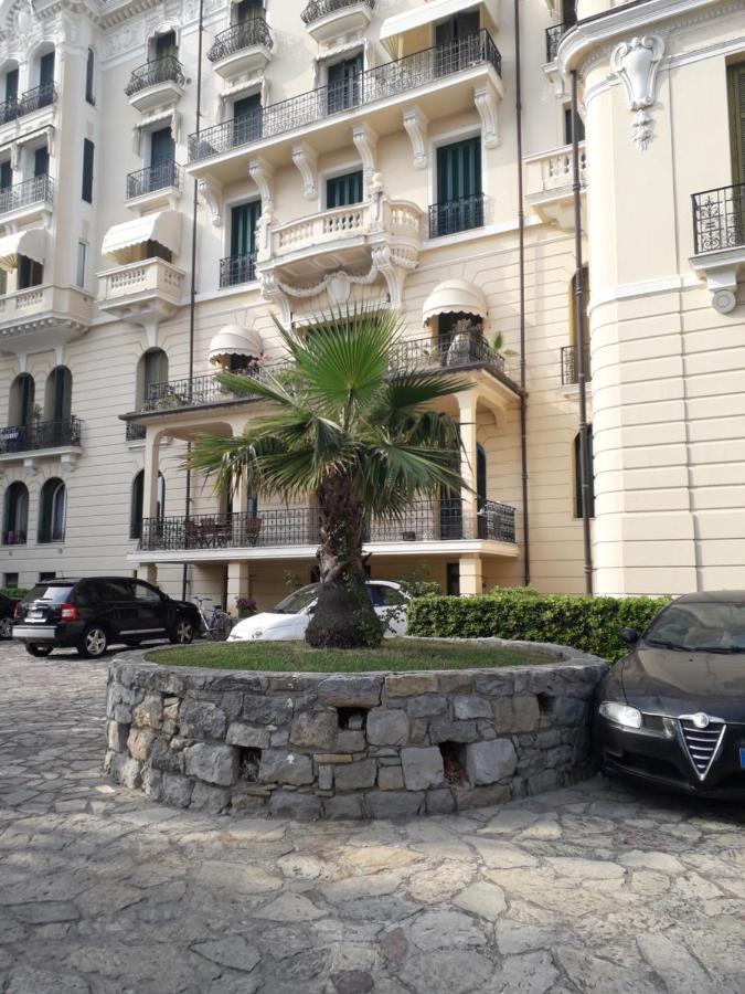 La Casa Di Anna, In Palazzina Liberty Fronte Parco Apartamento Bordighera Exterior foto